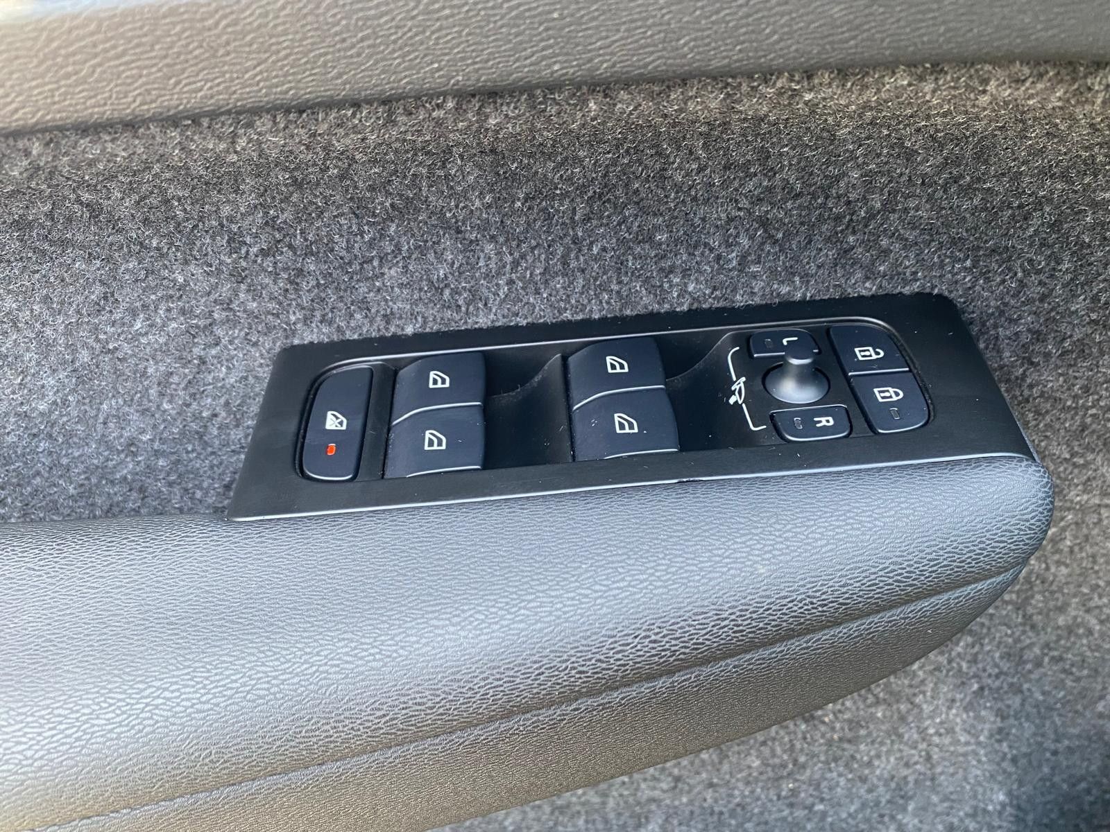 Fahrzeugabbildung Volvo XC40 Inscript Plug-In Hybr LED+NAVI+KAM+DAB+ACC+