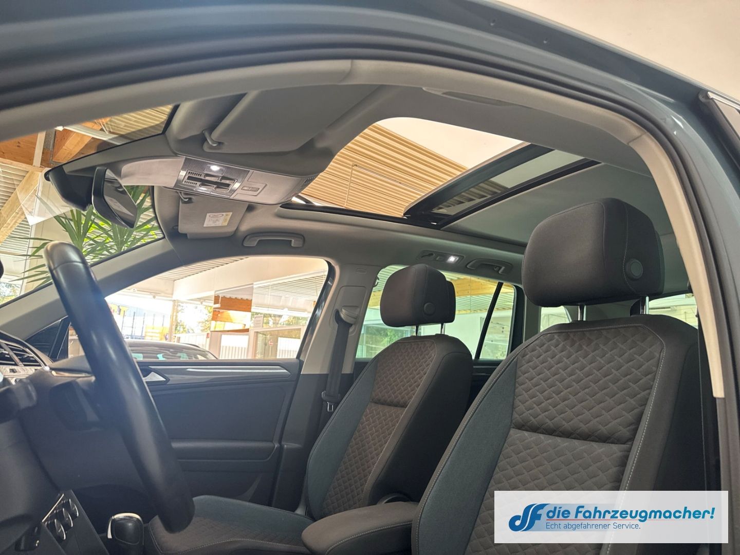 Fahrzeugabbildung Volkswagen Tiguan IQ.DRIVE Start-Stopp 4Motion StandHZG El