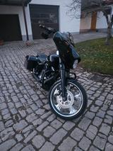 Harley-Davidson Street Glide - Motorräder in Nürnberg