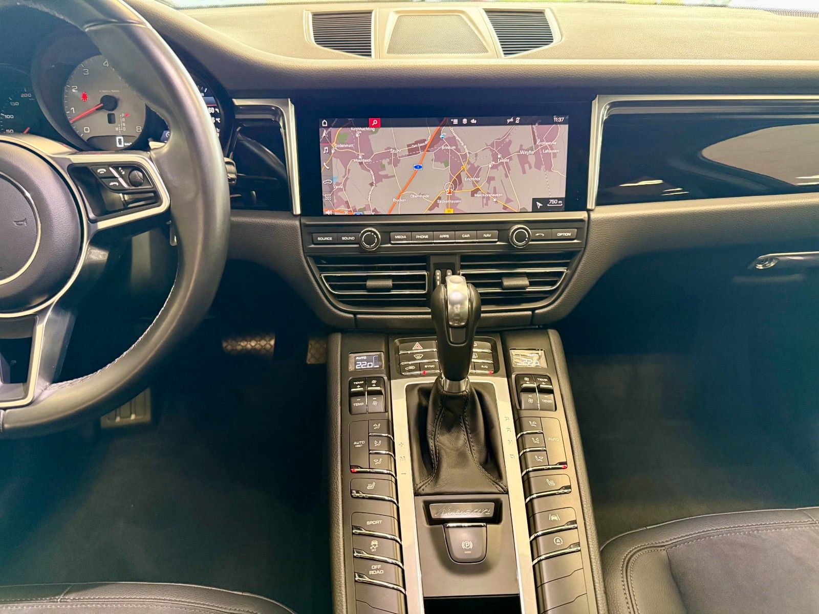 Fahrzeugabbildung Porsche Macan S PDK AHK/21"Zoll/DAB/LED