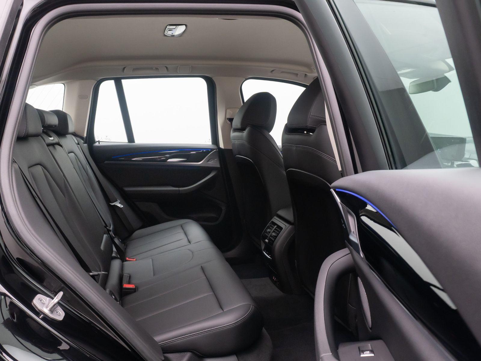 Fahrzeugabbildung BMW X3 xD20d Leder AHK Kamera DAB Sportsitz 18Zoll