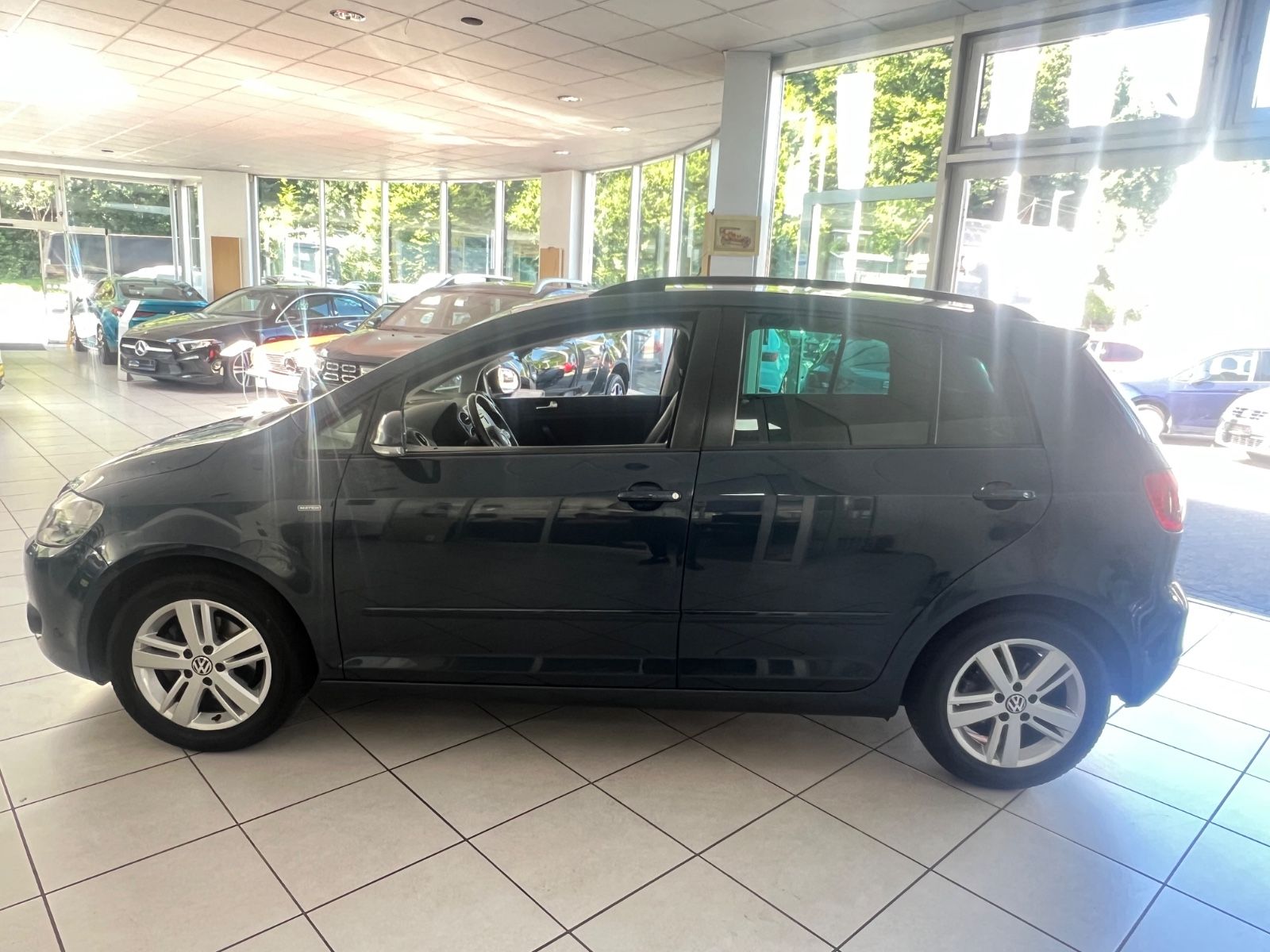 Fahrzeugabbildung Volkswagen Golf Plus 1.6 TDI Match * 1.HAND *