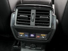 SKODA Karoq Sportline CANTON 4xSHZ AHK 5Jahre Garantie