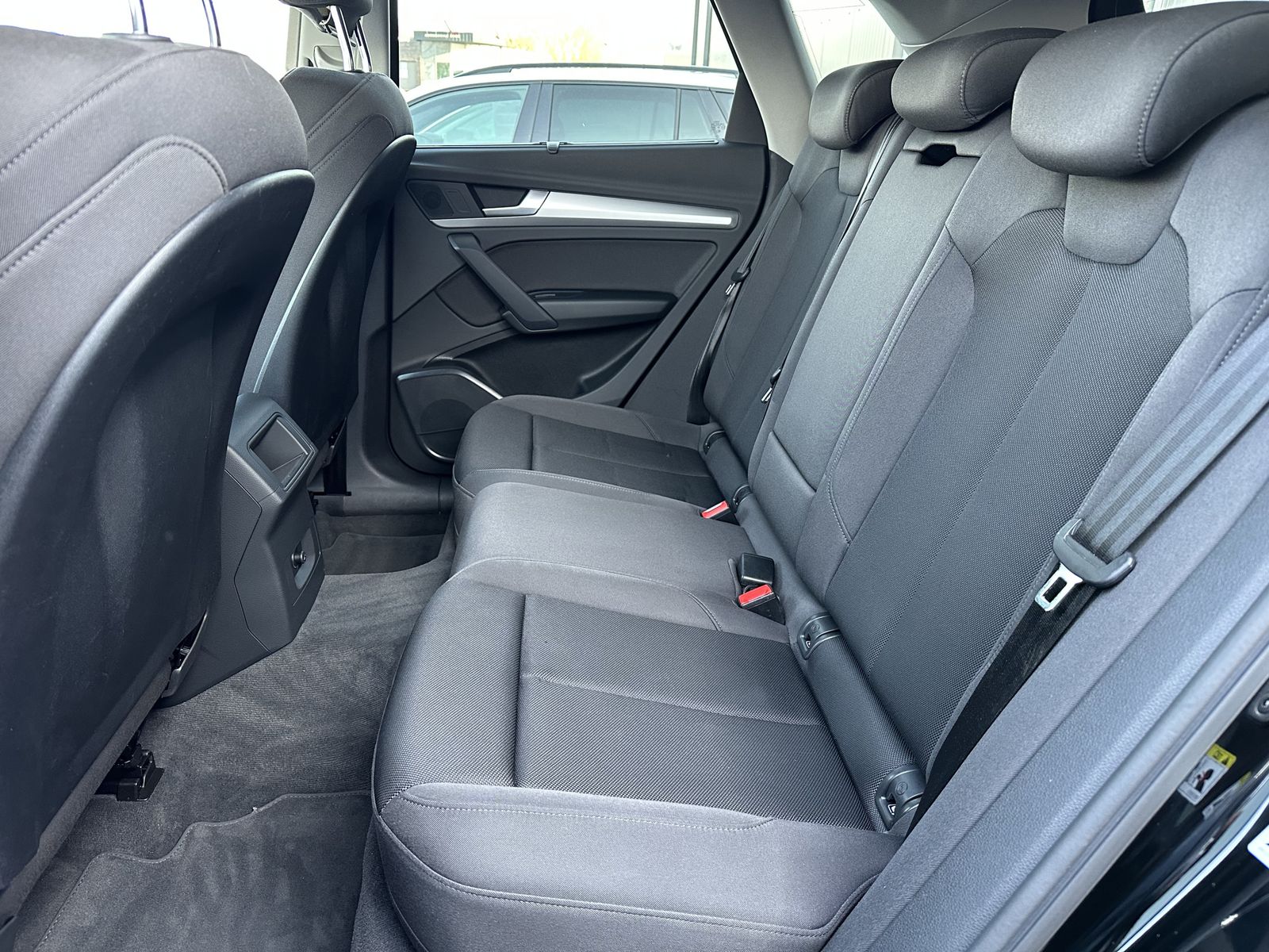 Fahrzeugabbildung Audi Q5 35 TDI Advanced Black NAV+LED+VCOCKPIT+KAM+PP