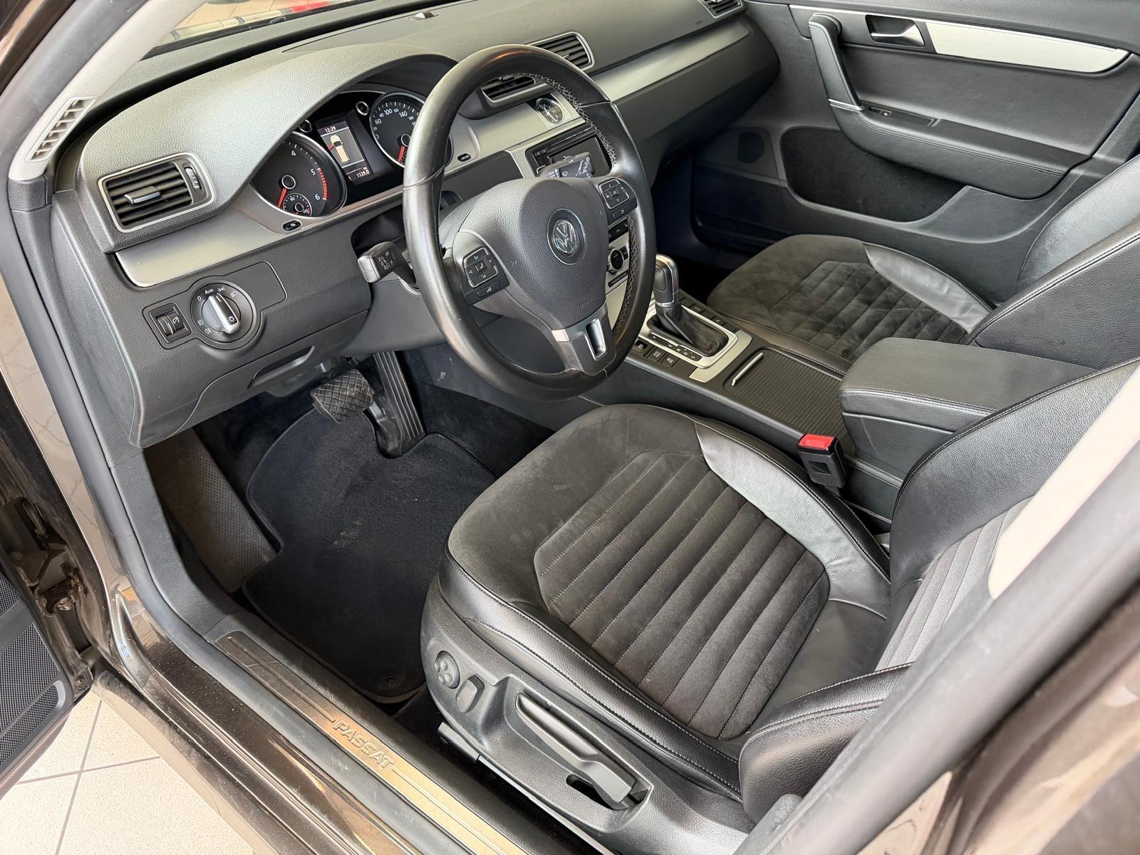 Volkswagen Passat 2011 — photo 14