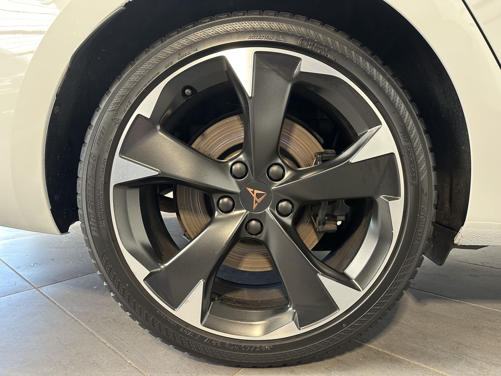 Fahrzeugabbildung CUPRA Leon SpT 2.0 TSI DSG VZ NAV+LED+ACC+VCOCK+LKRHZG