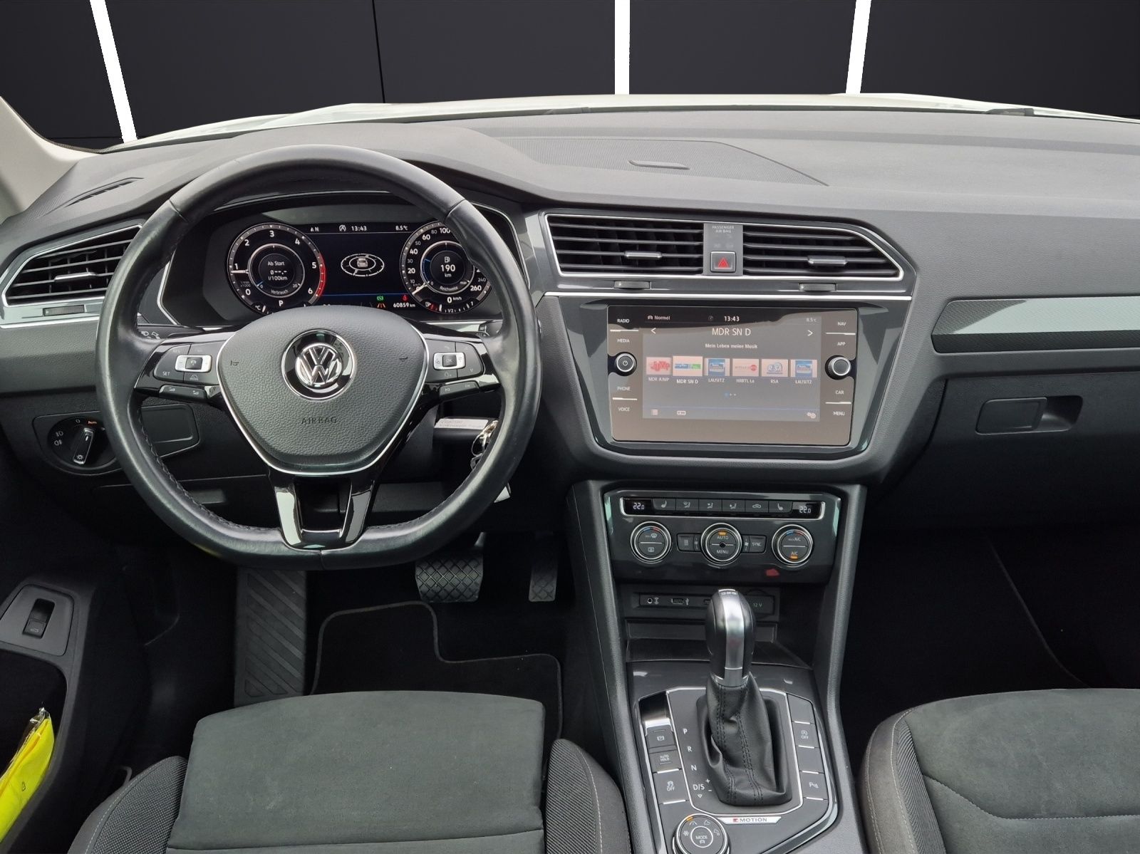 Fahrzeugabbildung Volkswagen Tiguan TDI Highline DSG 4M R-Line Standhzg. LED