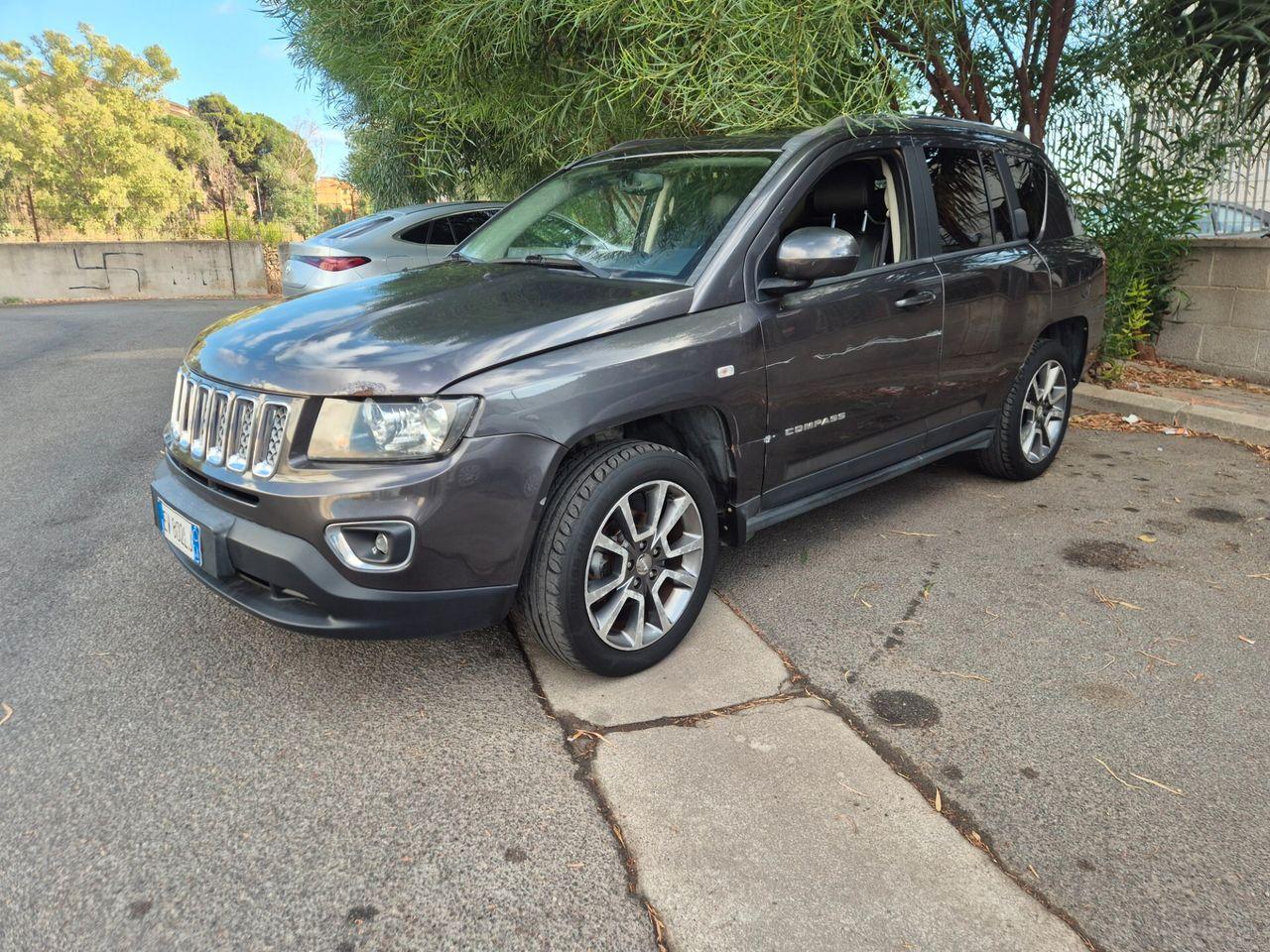 Jeep Compass 2014 — rear view