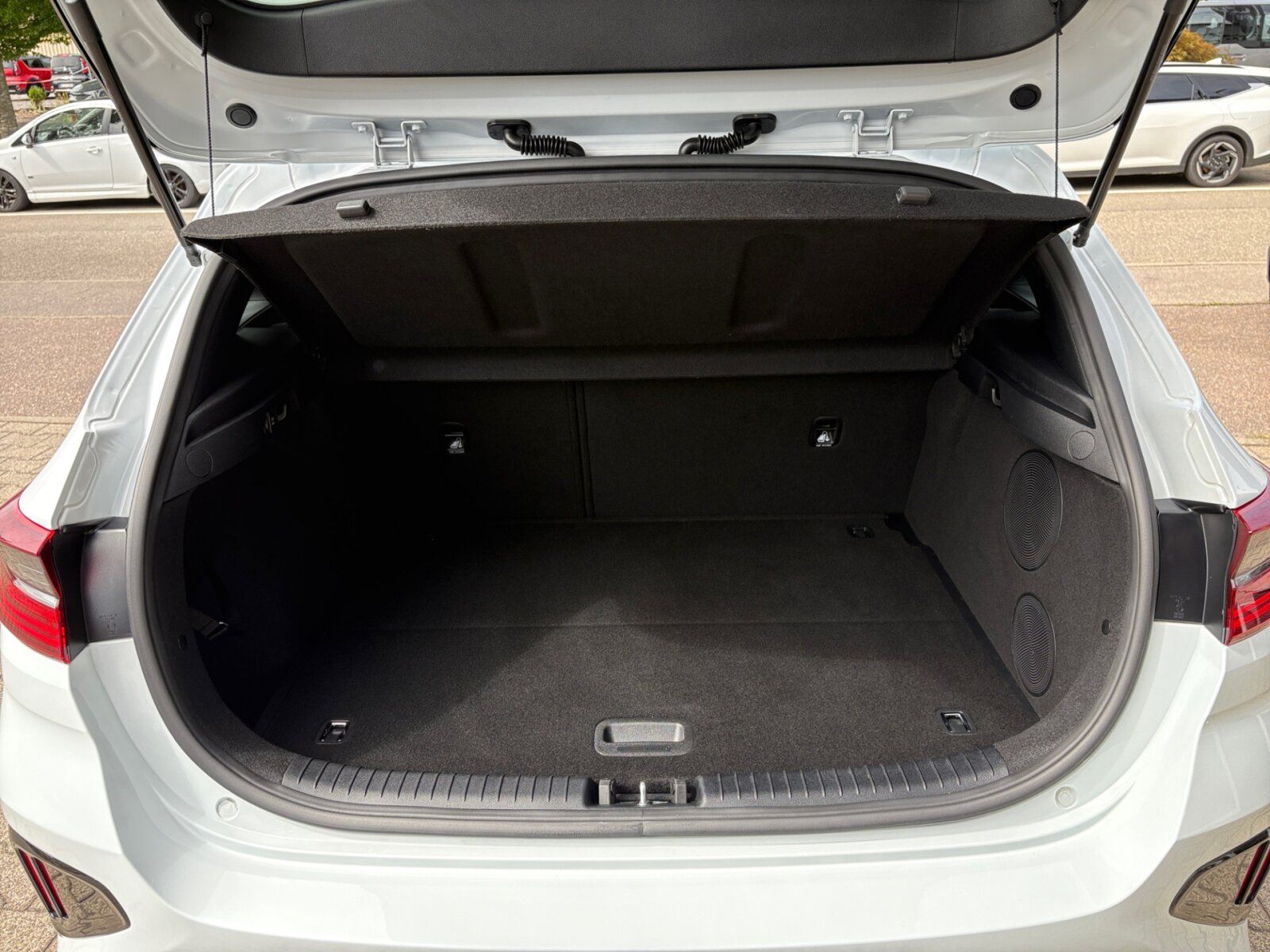 Fahrzeugabbildung Kia Ceed 1.4 T-GDI DCT GT Line NAVI
