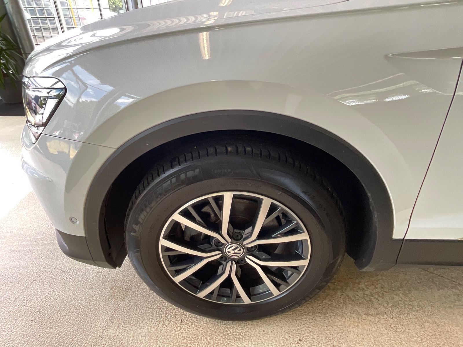 Fahrzeugabbildung Volkswagen Tiguan Comfortline 2.0TDI *DIGITALTACHO*LED*360°