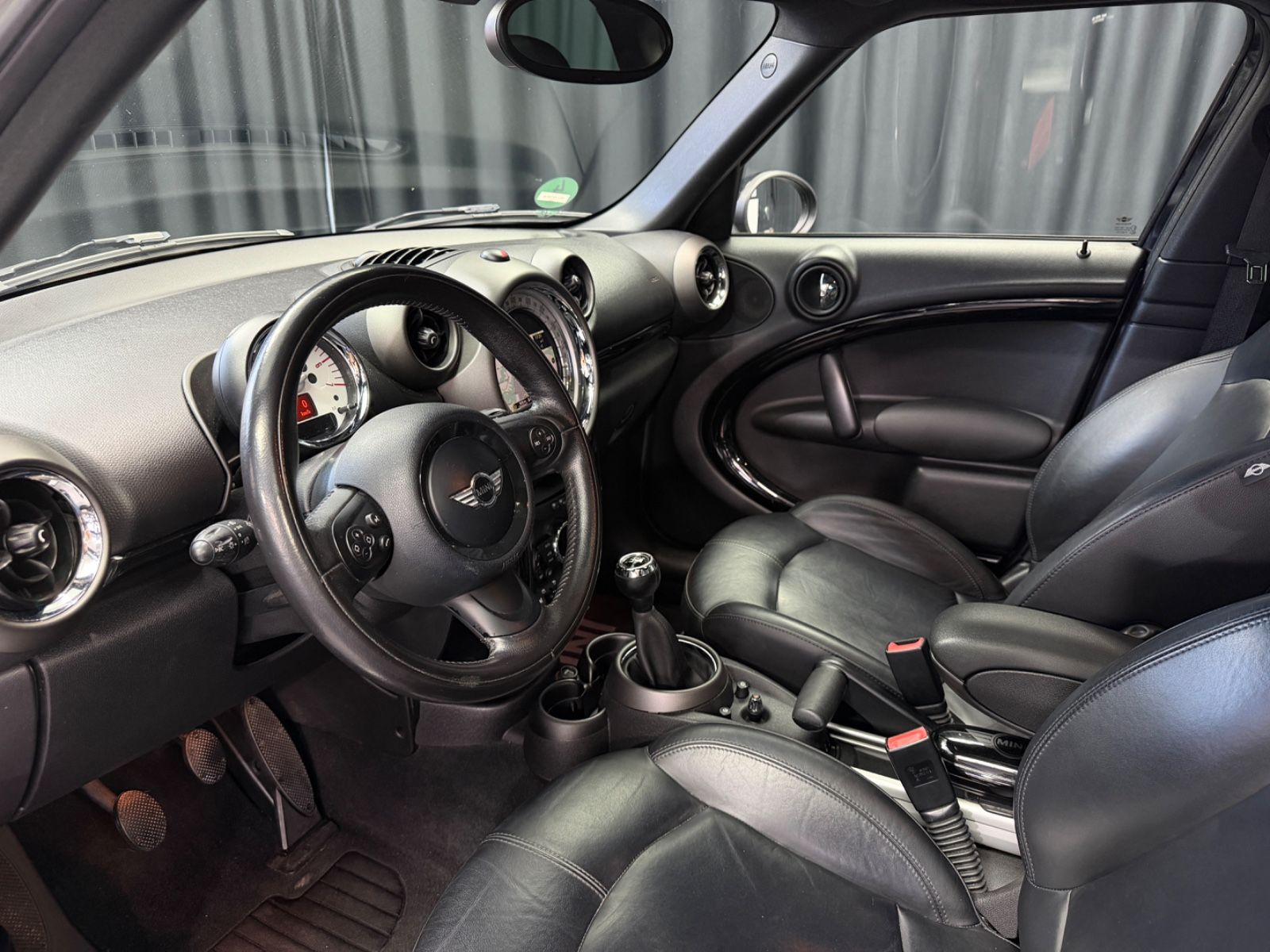 Fahrzeugabbildung MINI COOPER D Countryman Cooper D All4|PANO|NAVI|