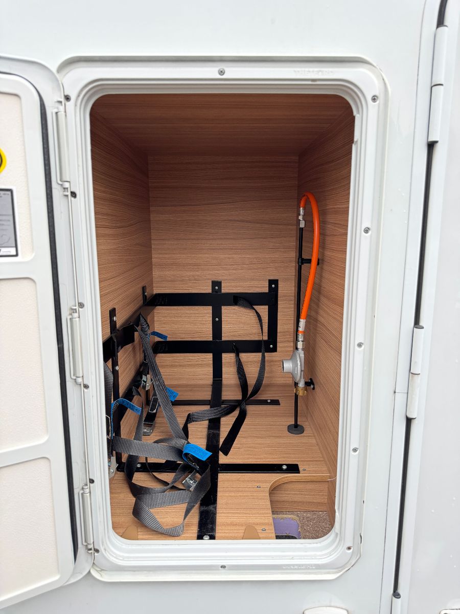 Fahrzeugabbildung Dethleffs Globebus I 006 GT PAKET WHITE 9GT SAT DACHKLIMA
