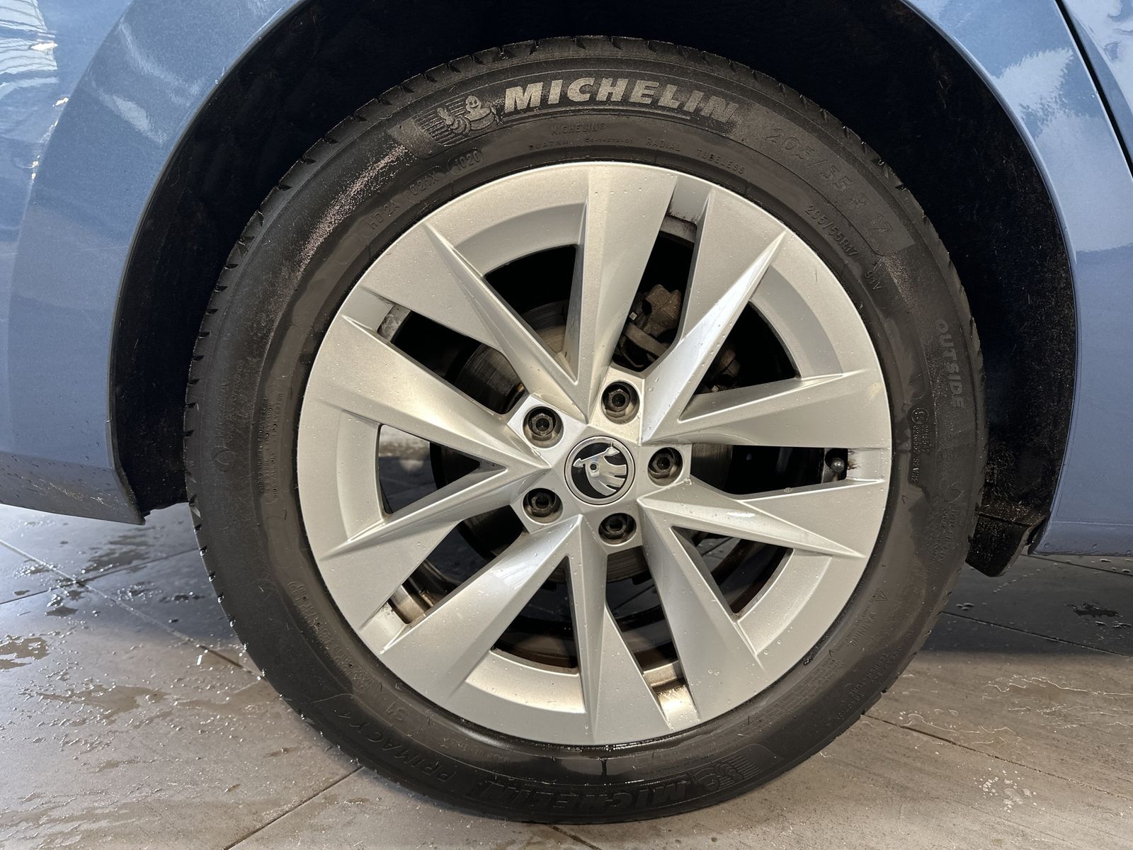 Fahrzeugabbildung SKODA Octavia First Edition NAV+LED+AHK+V-COCKPIT+17ZO