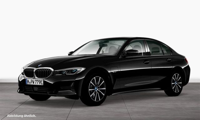 BMW 330e Limousine