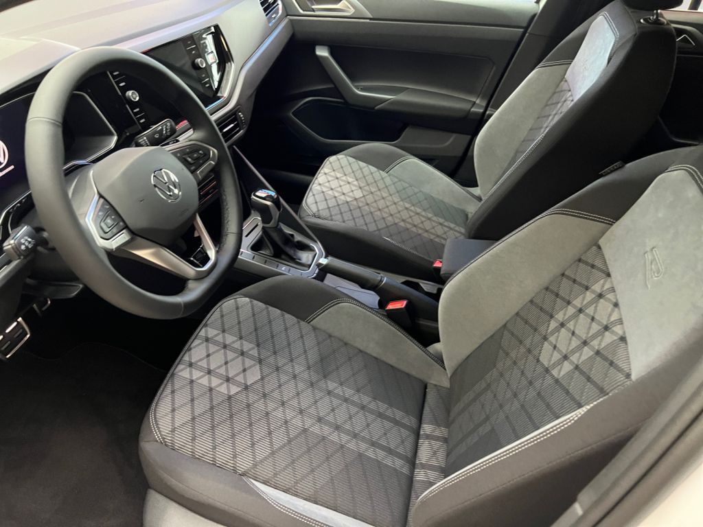 Fahrzeugabbildung Volkswagen Taigo 1.5 TSI R-Line Black Style 5 Jahre NW Gara