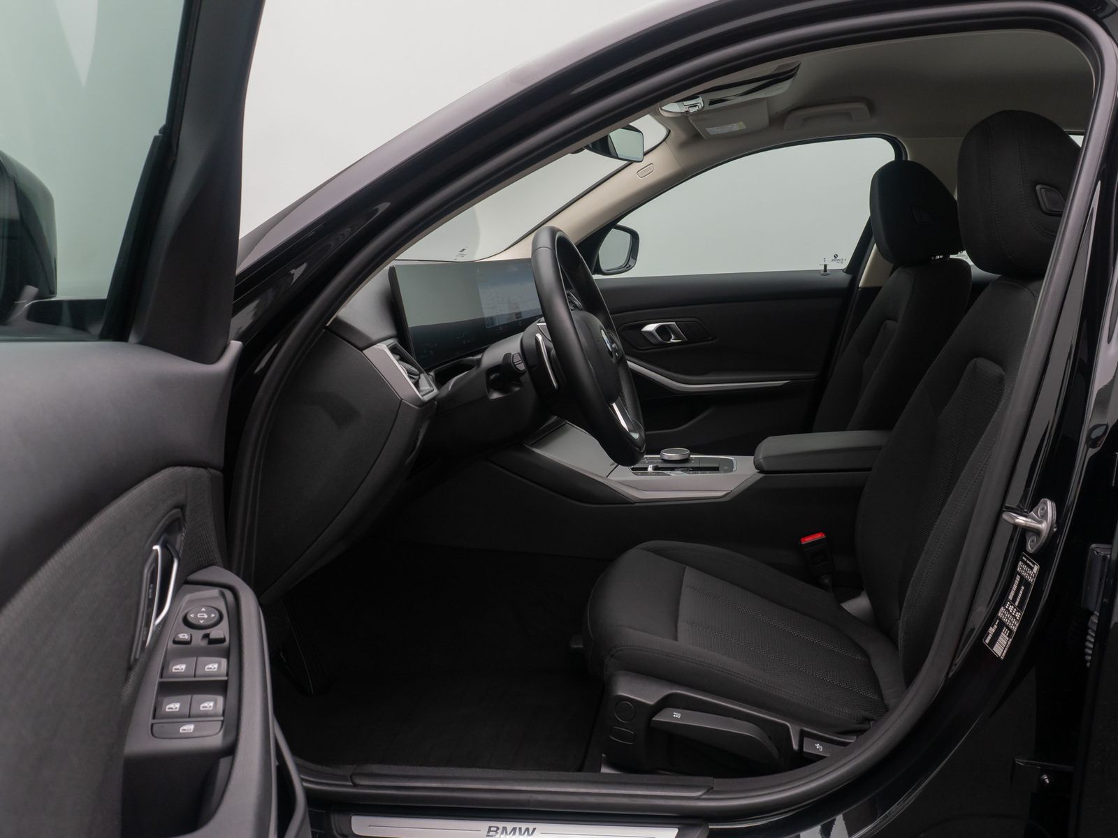 Fahrzeugabbildung BMW 318i GeschwindigReg DAB PDC Widscreen Cockpit+