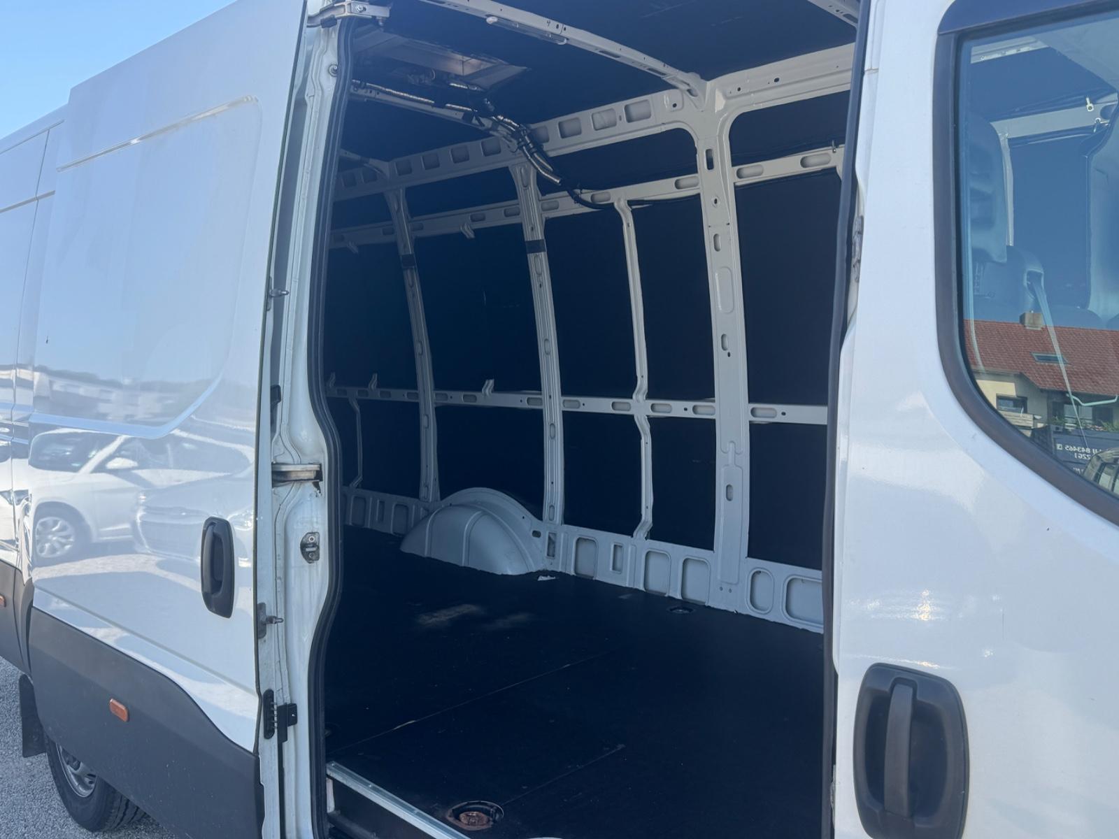 Iveco Daily Kasten HKa 35 S ... V Radstand 4100