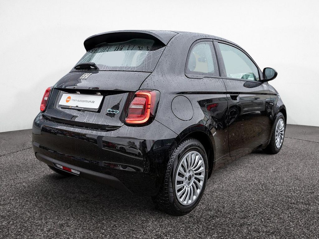 Fahrzeugabbildung Fiat 500e Action KLIMA USB LICHTSENSOR