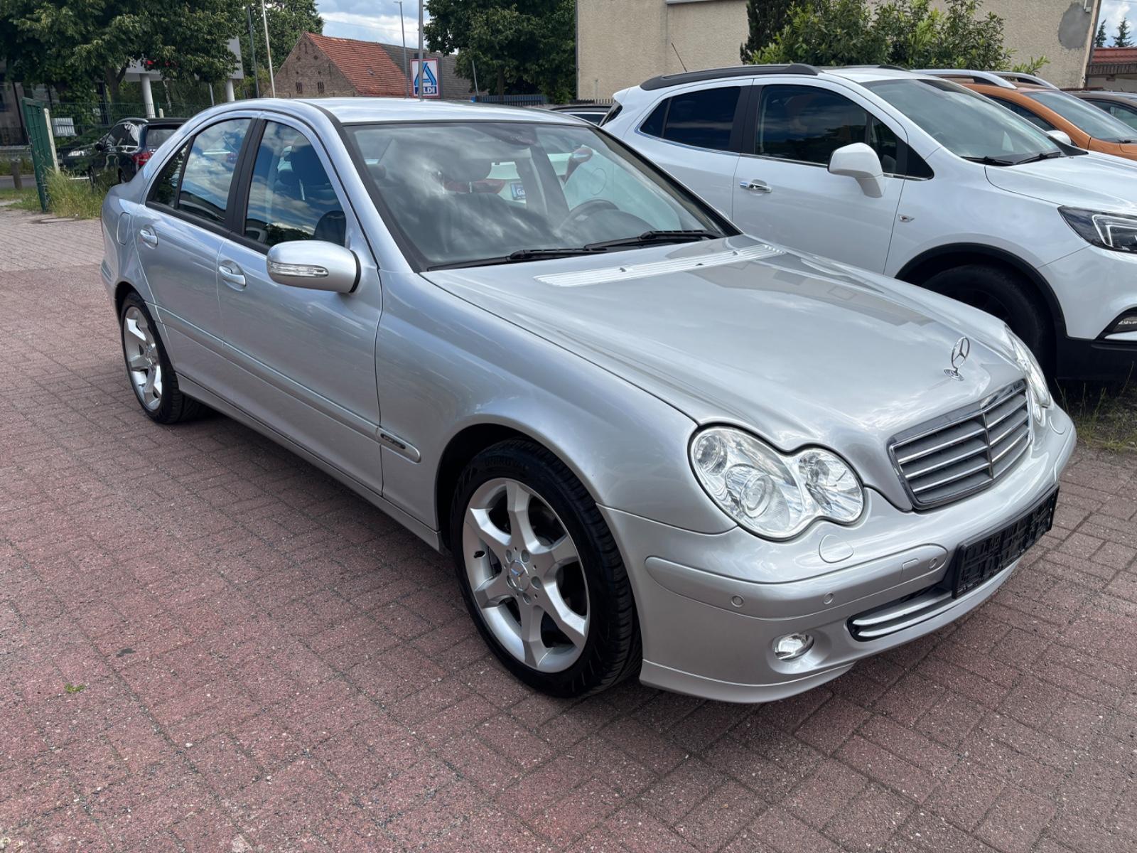 Mercedes-Benz C 200 Limousine+AUTOM.+BI-XENON+SITZH+PDC+LEDER+