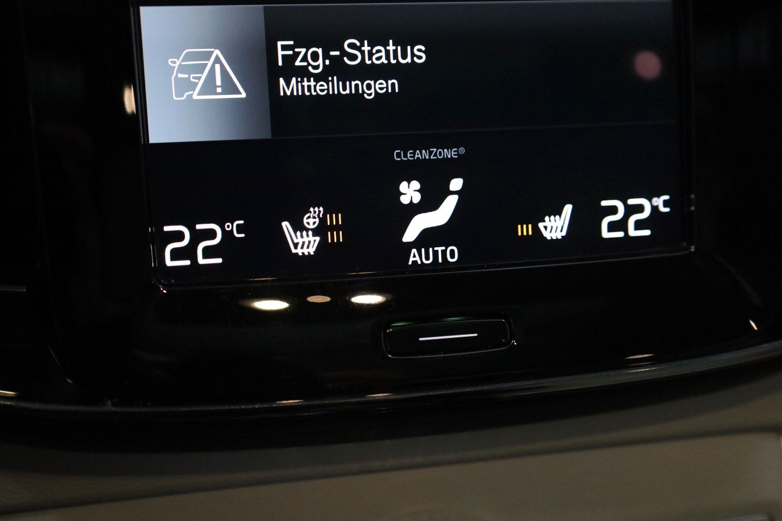 Fahrzeugabbildung Volvo XC40 T5 Inscription Leder,Navi,Kamera,Panora,AHK