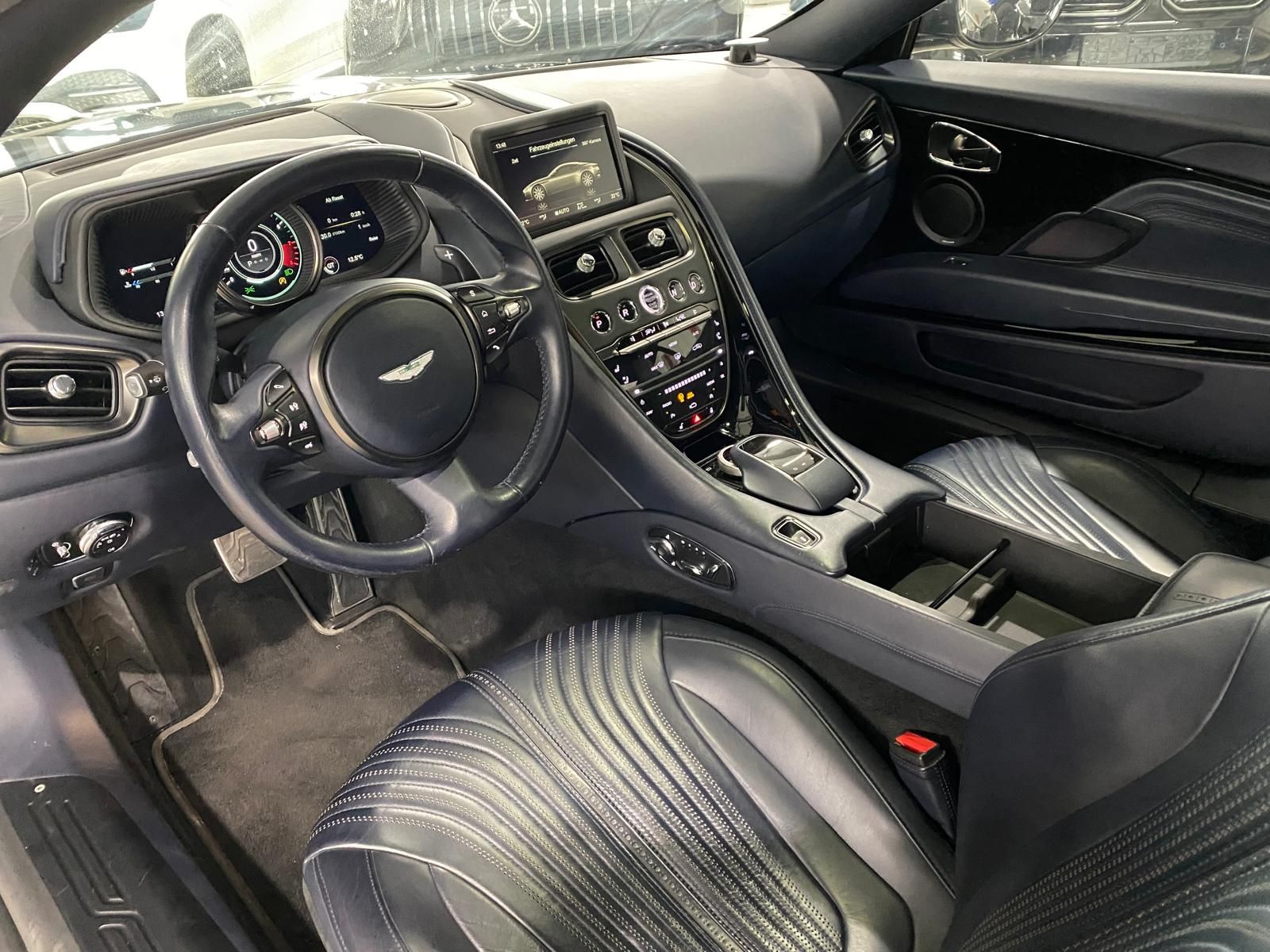 Fahrzeugabbildung Aston Martin DB11 V12 Coupe Launch Edition