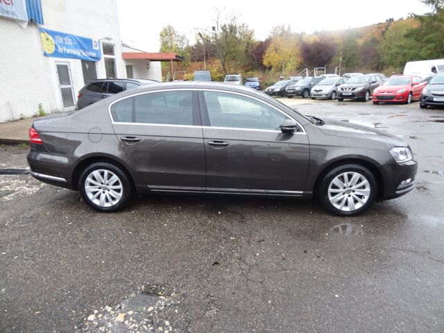 Fahrzeugabbildung Volkswagen Passat Lim. Comfort/Xenon/Navi/140PS/2.Hd/