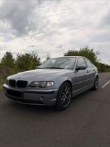 BMW E46 320i Facelift - BMW 320 aus 2004: 320i