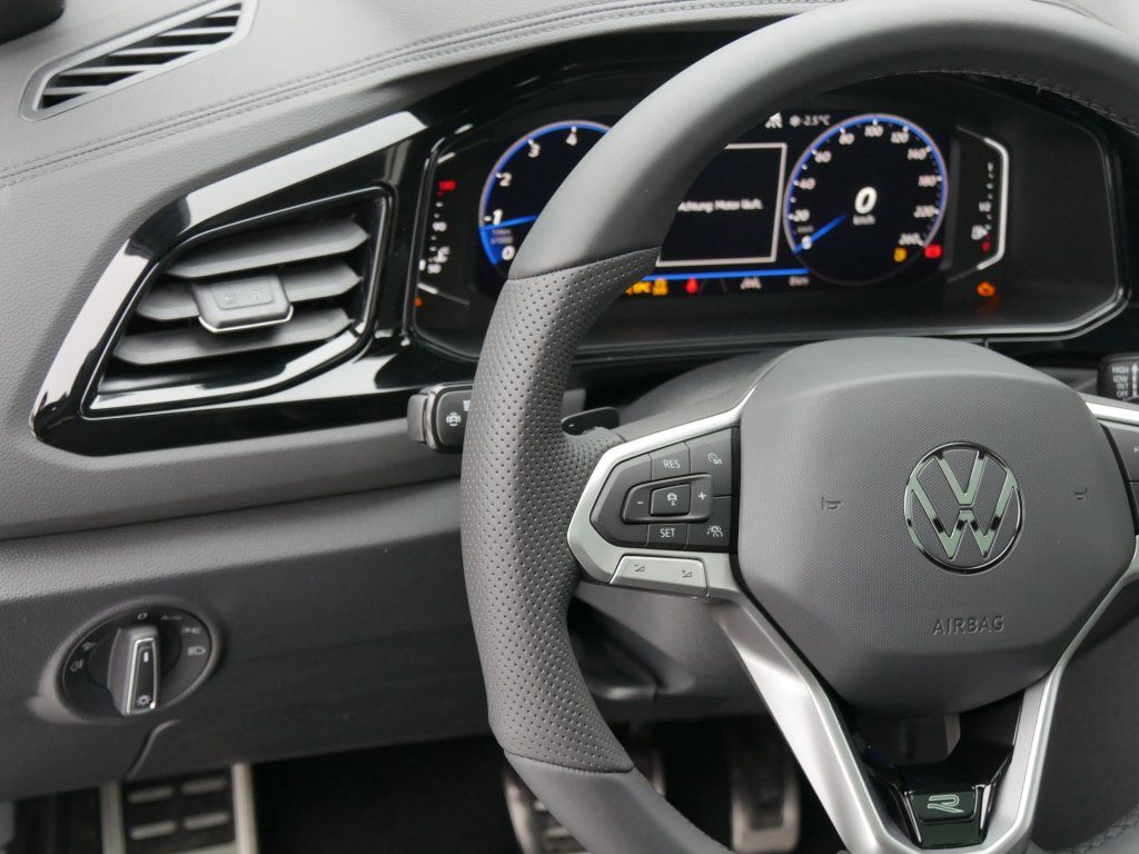 Fahrzeugabbildung Volkswagen T-Roc R-Line 1.5 TSI DSG AHK App-Connect