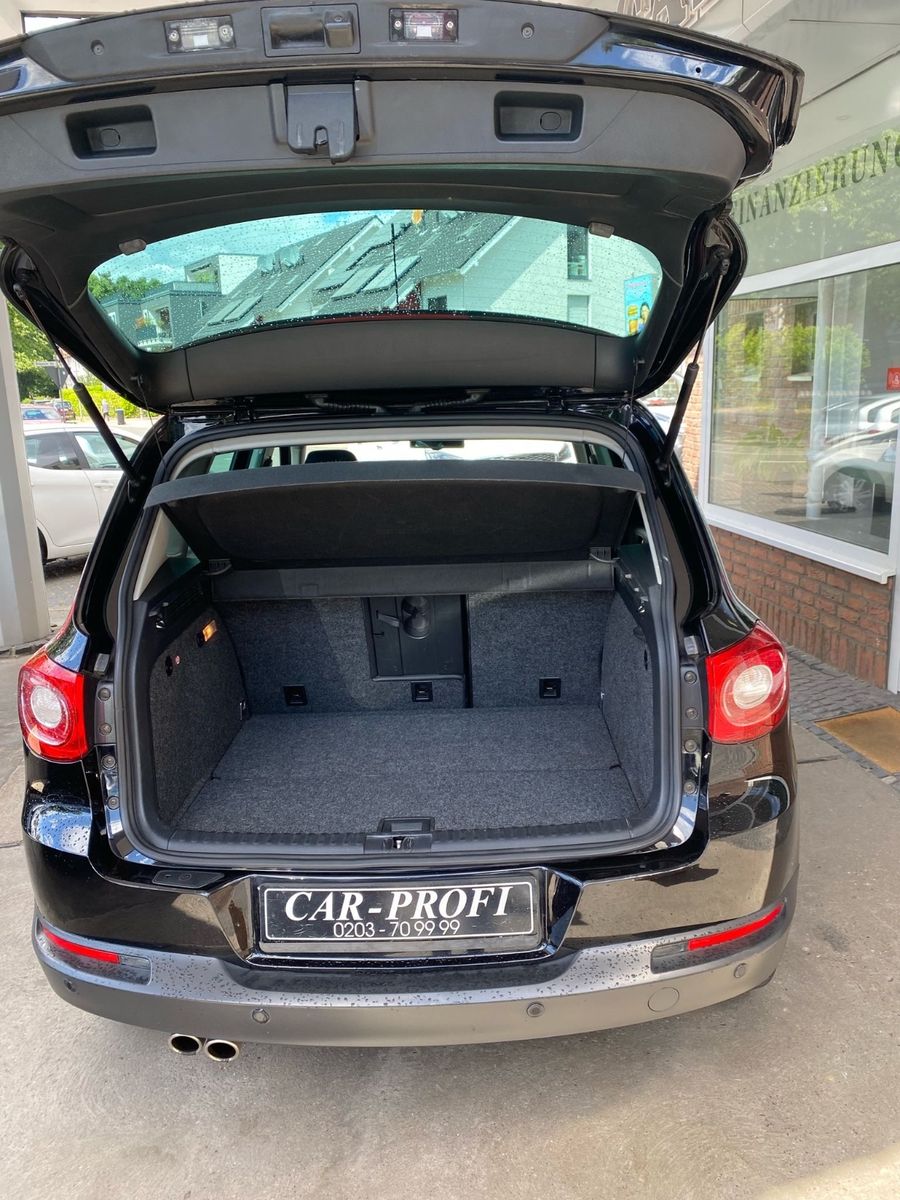 Fahrzeugabbildung Volkswagen Tiguan Sport & Style 4Motion Leder/Navi/Euro 5