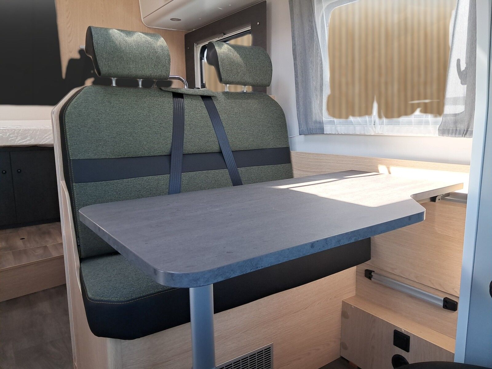 Fahrzeugabbildung Sunlight Adventure T Ford 690L Bi-Xenon Scheinwerfer