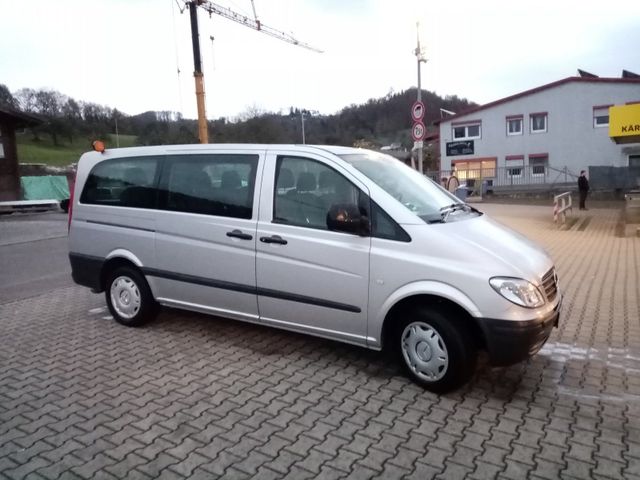 Mercedes-Benz Mercedes Vito 111 CDI (W639) Bus, 8-Sitzpl...