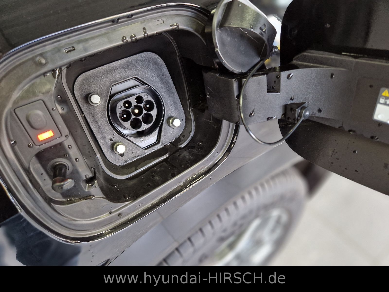 Fahrzeugabbildung Hyundai SANTA FE Plug-In Hybrid 4WD SEVEN SIGNATURE PANO