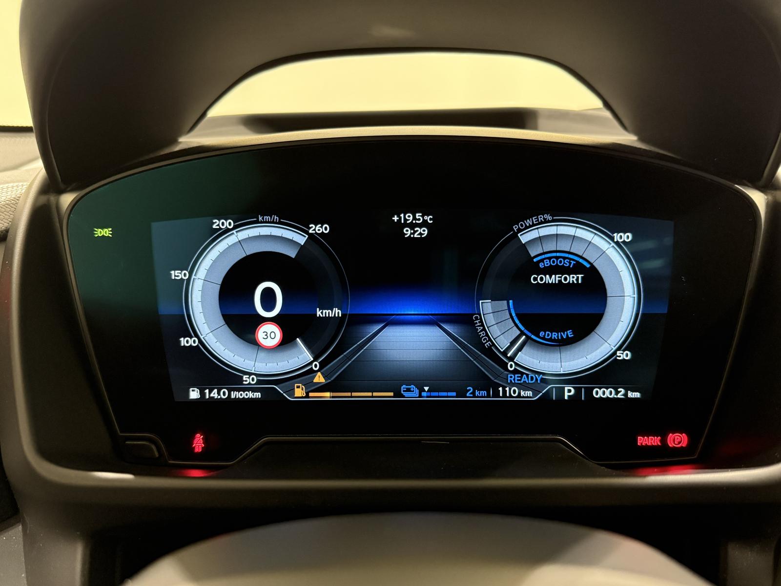 BMW i8 Roadster HUD HK Laser DA WLAN