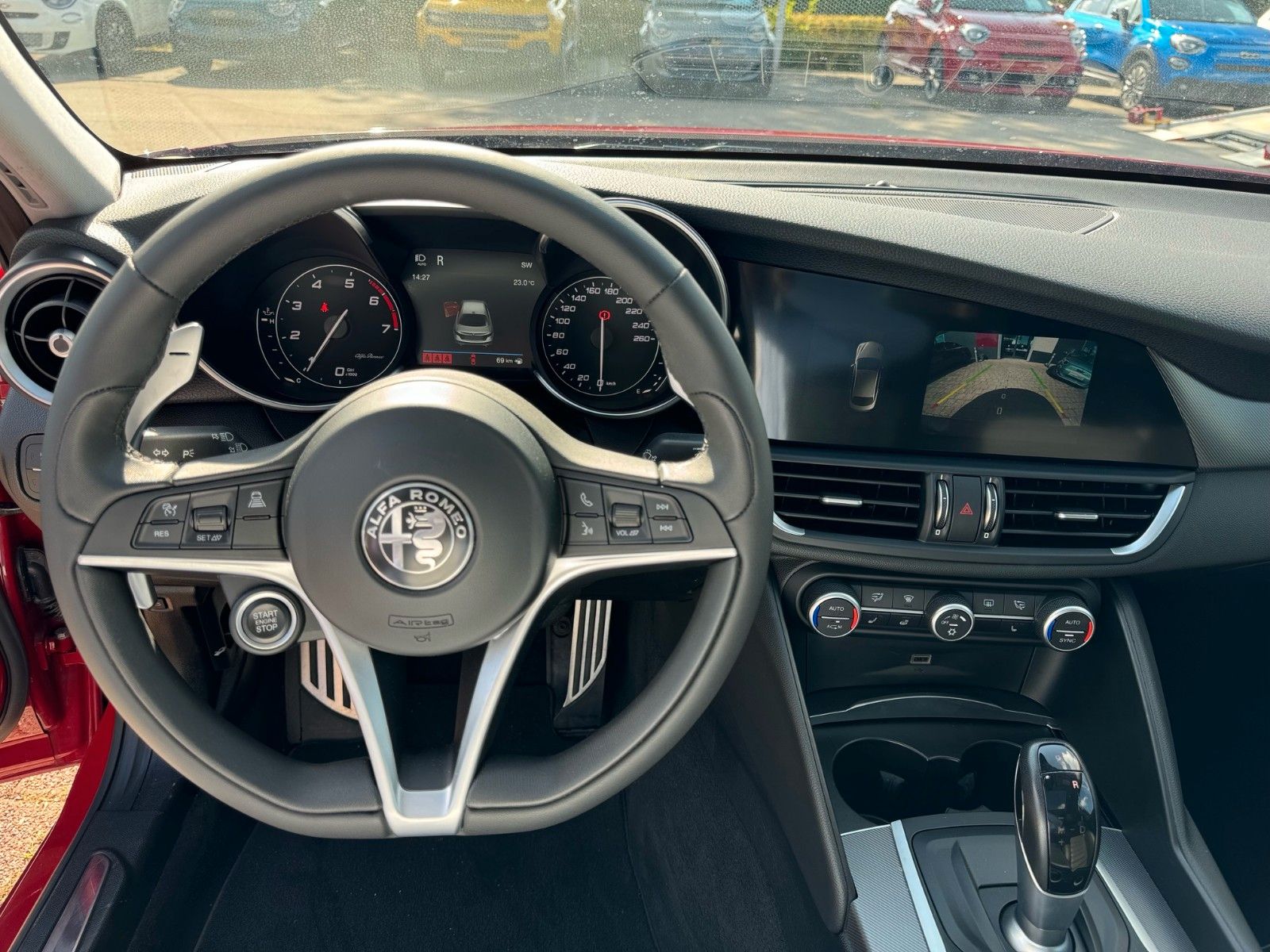 Fahrzeugabbildung Alfa Romeo Giulia Veloce 2.0 AWD 280PS PANORAMA MEMORY KAME