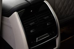 BMW X7 M60 – 28 / 35