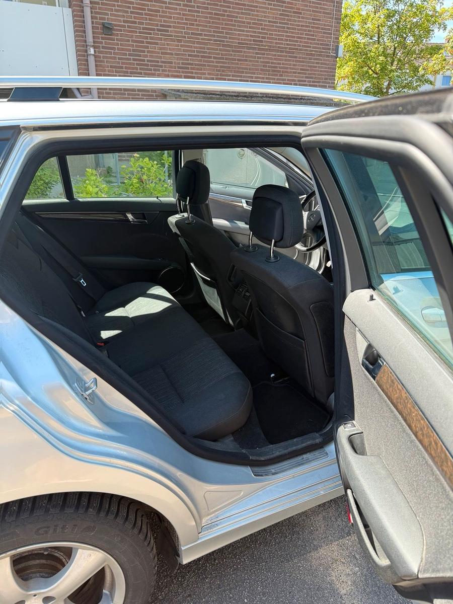 Mercedes-Benz C220 2008 — photo 9