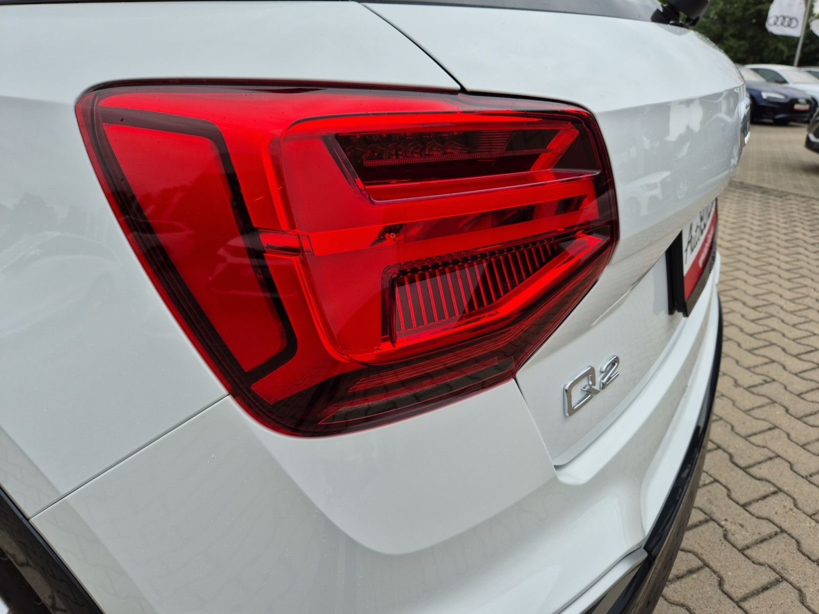 Fahrzeugabbildung Audi Q2 35 TFSI advanced S-tronic LED AVC GRA PDC SH