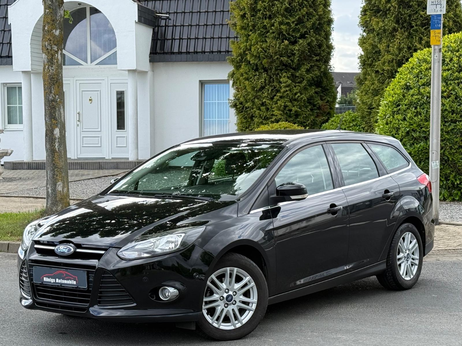 Ford Focus Titanium *1 HAND *KLIMAAUT*PDC*SERVICE NEU