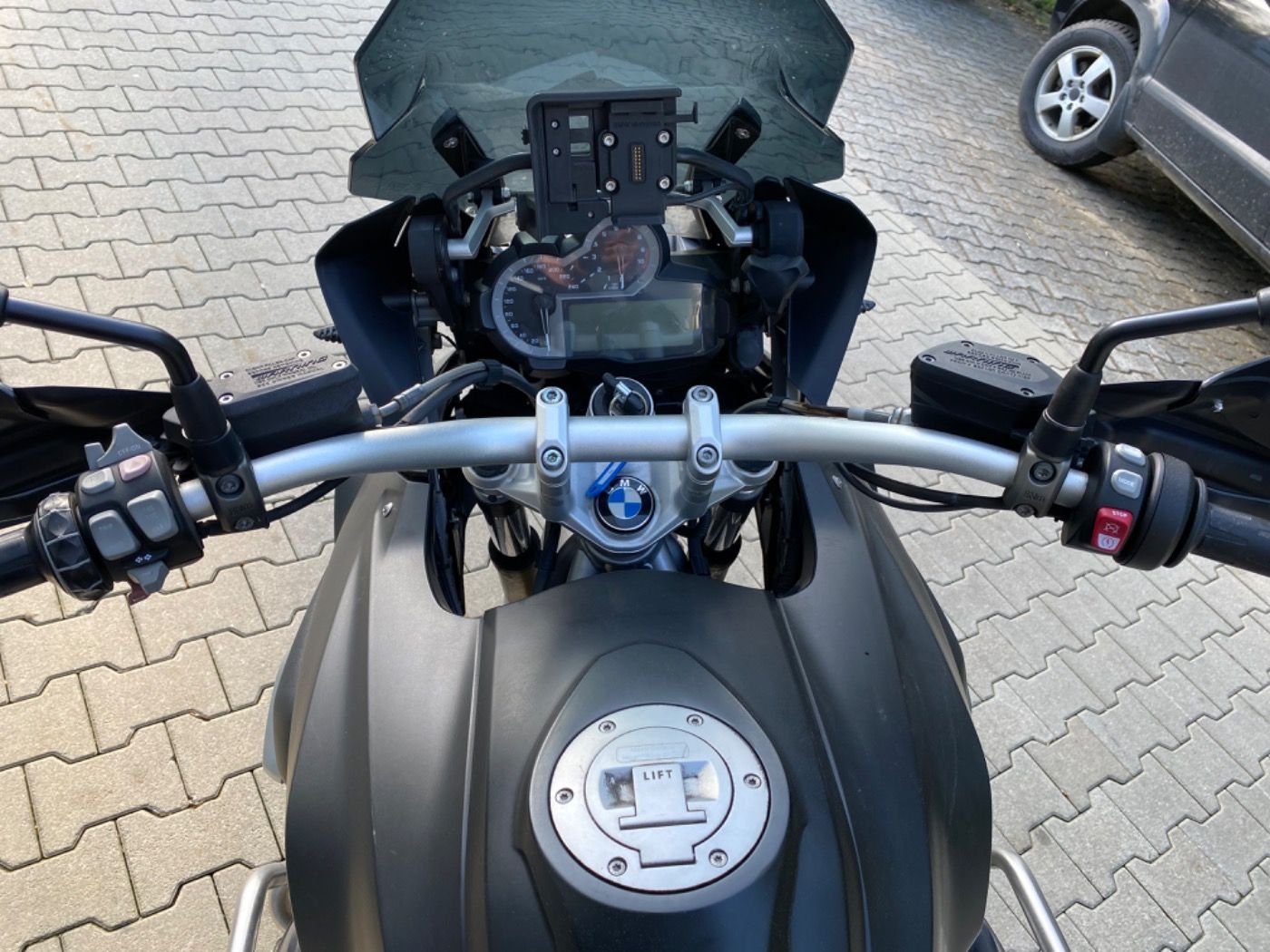 Fahrzeugabbildung BMW R 1200 GS LC Komfort- und Dynamik-Paket