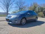 Toyota Avensis 2,2-l-D-CAT Executive Executive - Toyota Avensis: D Cat