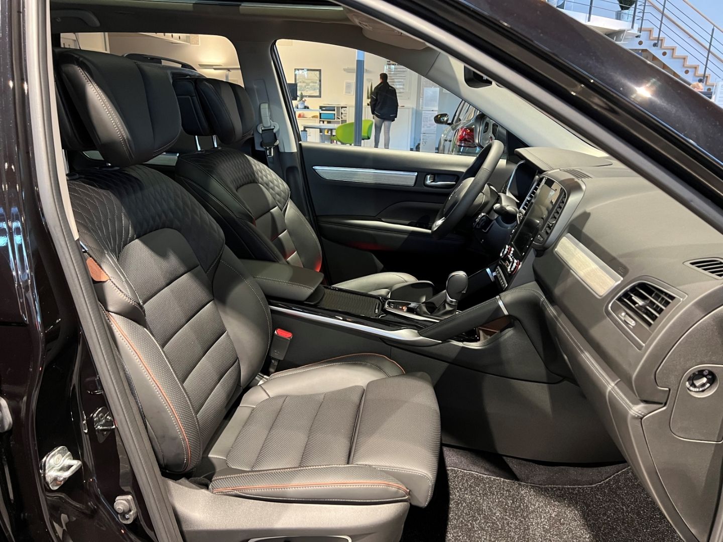 Fahrzeugabbildung Renault Koleos Initiale Paris 4x4 2.0 BLUE dCi 185 AHK A