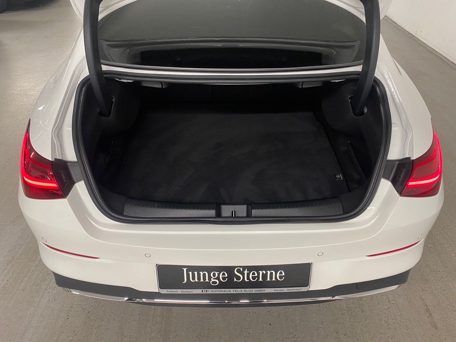 Fahrzeugabbildung Mercedes-Benz CLA 180 Progressive*Pano*AHK*Kamera*LED*CarPlay*