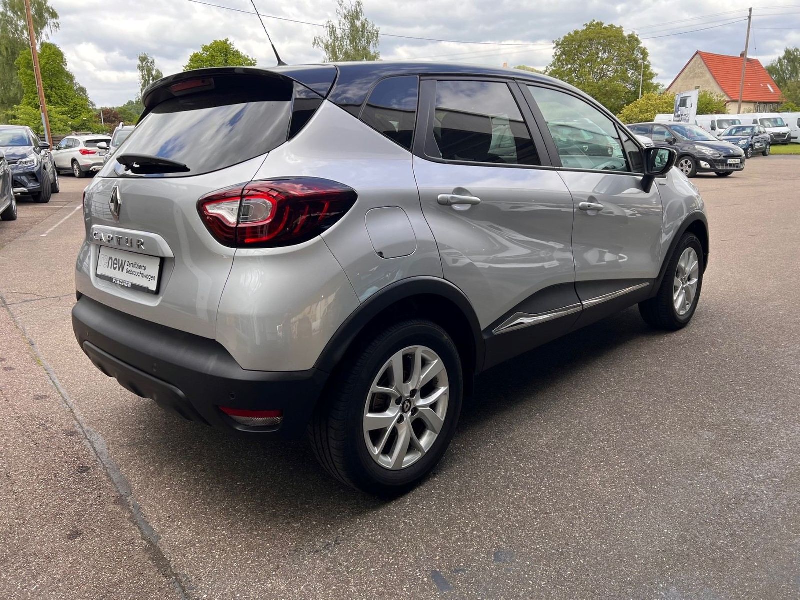 Fahrzeugabbildung Renault Captur Limited TCe 90 Klimaaut. Navi EPH