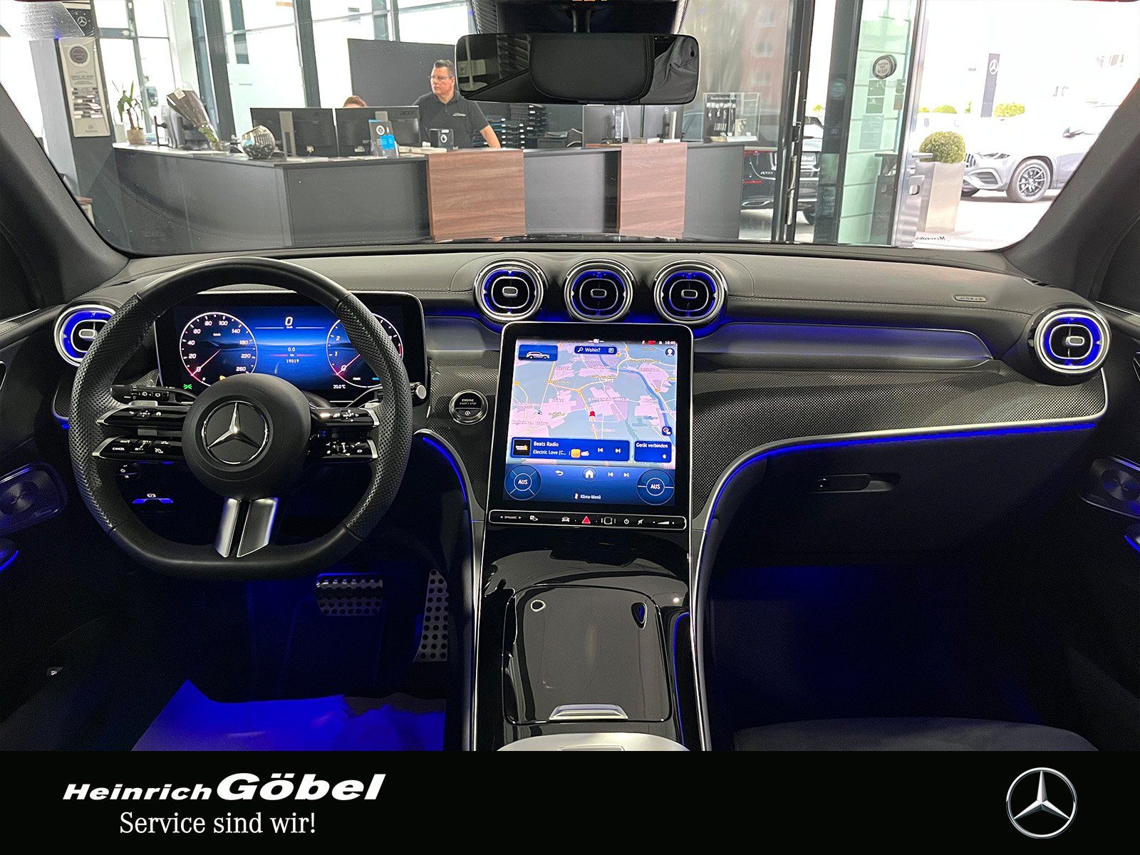 Fahrzeugabbildung Mercedes-Benz GLC 300 4M EDITION-AMG+PANO+AHK+360°+MEMORY+LED