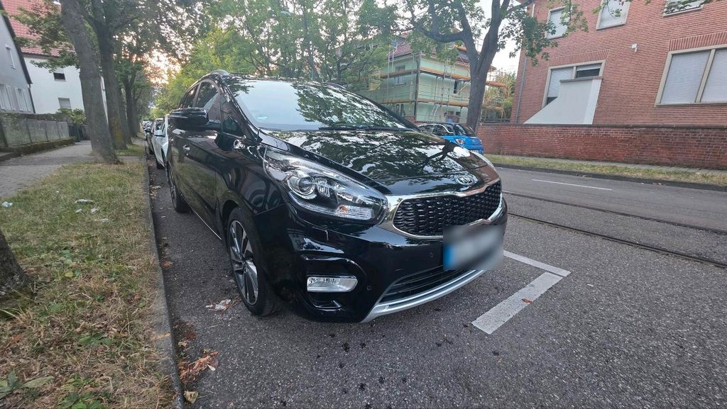 Image of Kia Carens