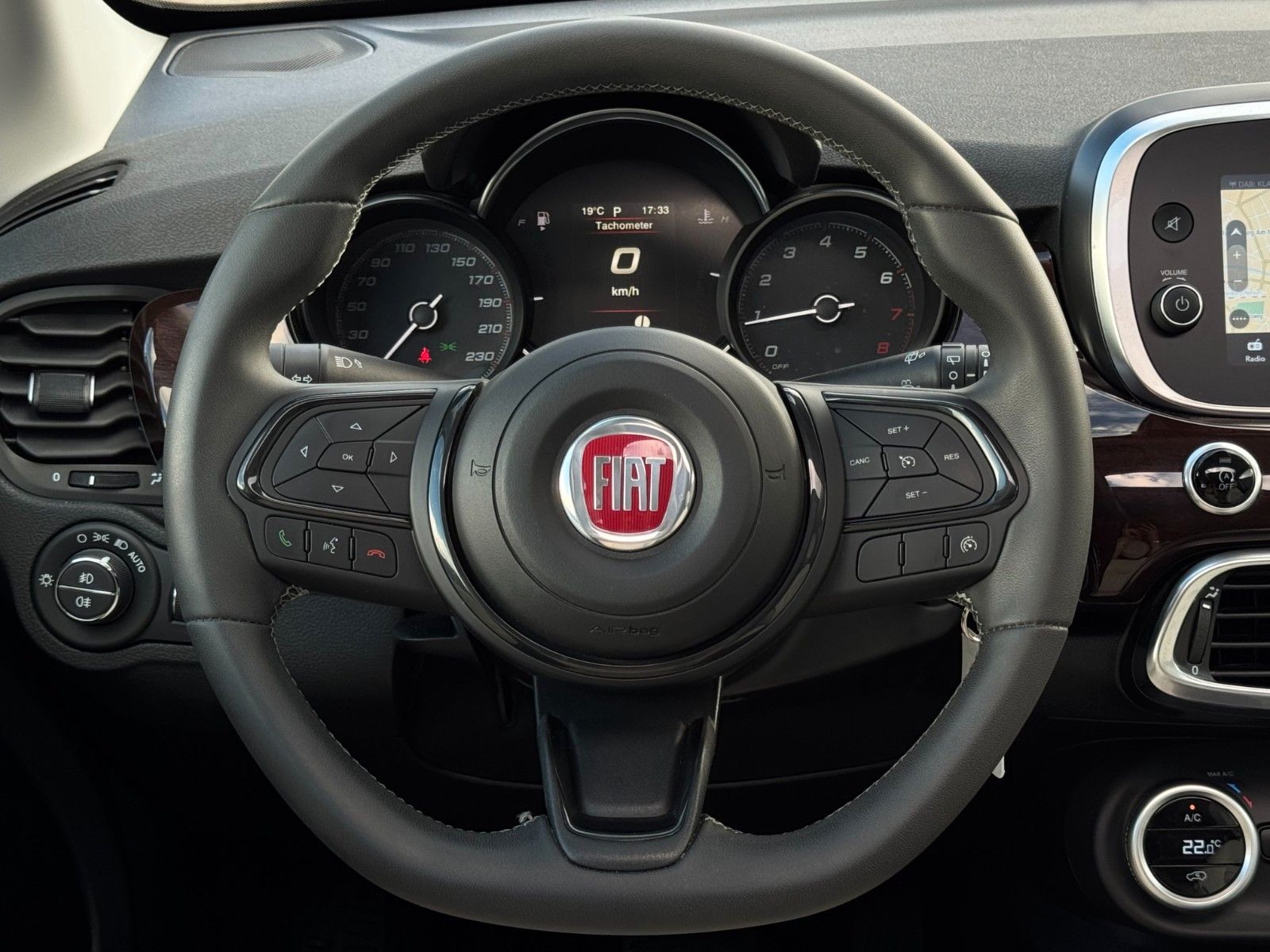 Fahrzeugabbildung Fiat 500X 1.3 FF Yacht Club Capri Faltdach CarPl. CAM