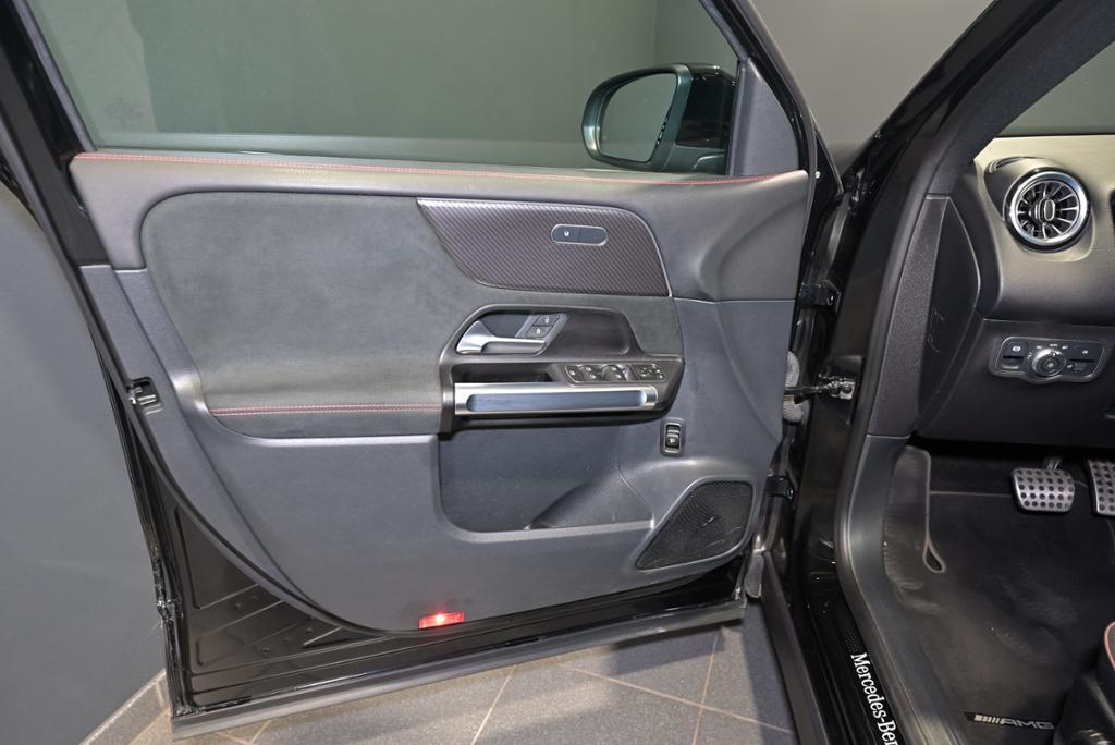 Mercedes-Benz GLB 4M AMG/PANO/AHK/LED/NAVI, миниатюра 15