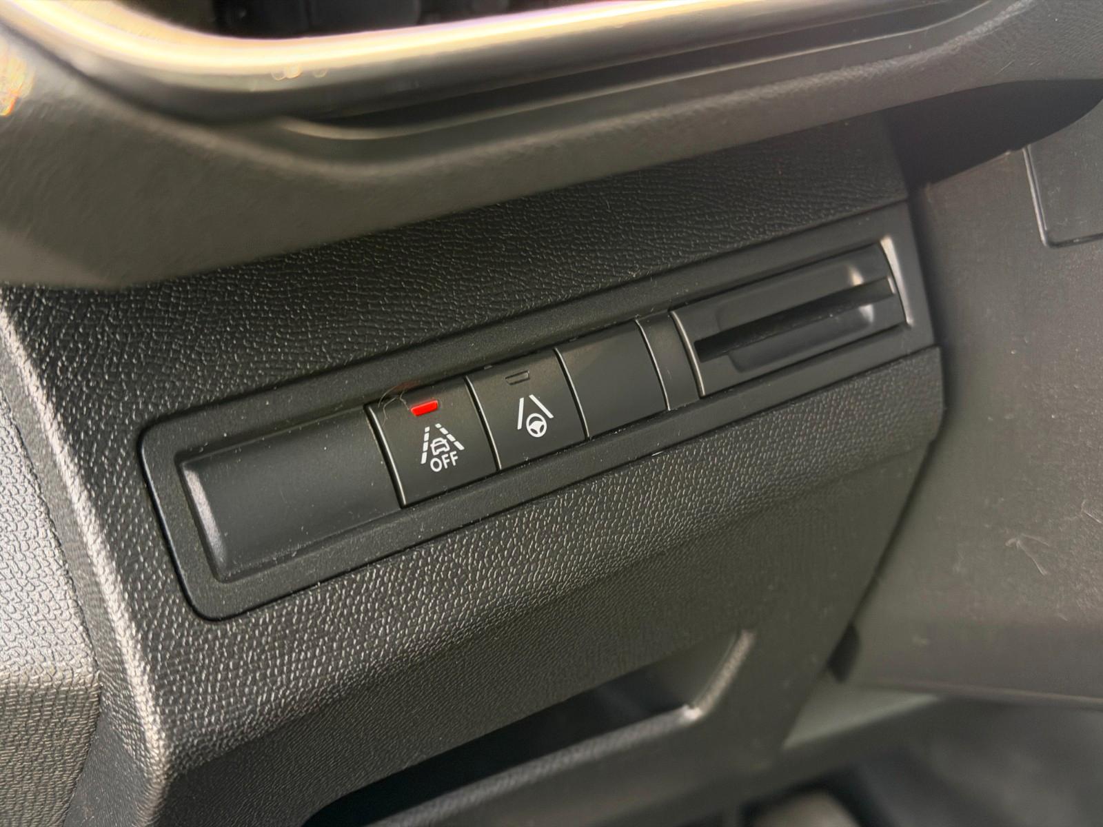 Peugeot 3008 GT Garantie*Pano*1.Hand*180°Keyless*Navi*