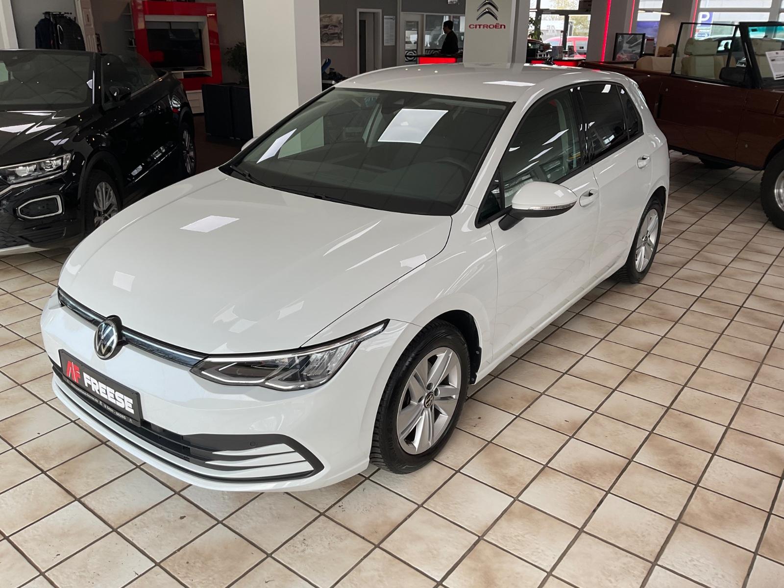 Volkswagen Golf VIII Lim. Life eTSI