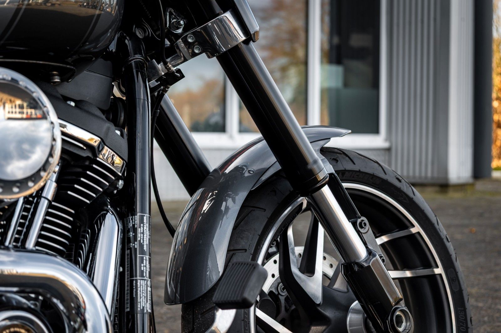 Fahrzeugabbildung Harley-Davidson FLSB SPORT GLIDE 107 - Dr. Jekill & Mr. Hyde -